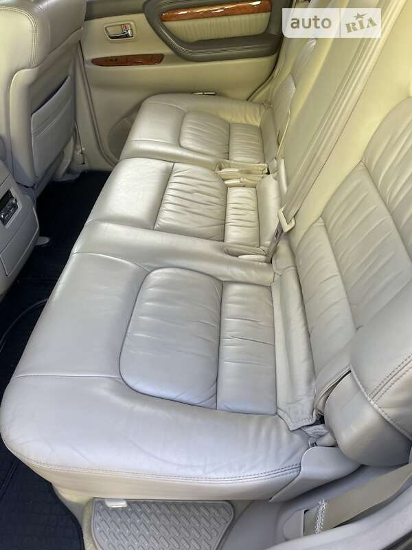 Внедорожник / Кроссовер Lexus LX 2005 в Луцке