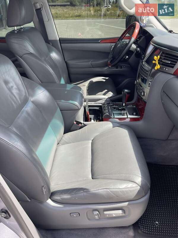 Внедорожник / Кроссовер Lexus LX 2008 в Львове