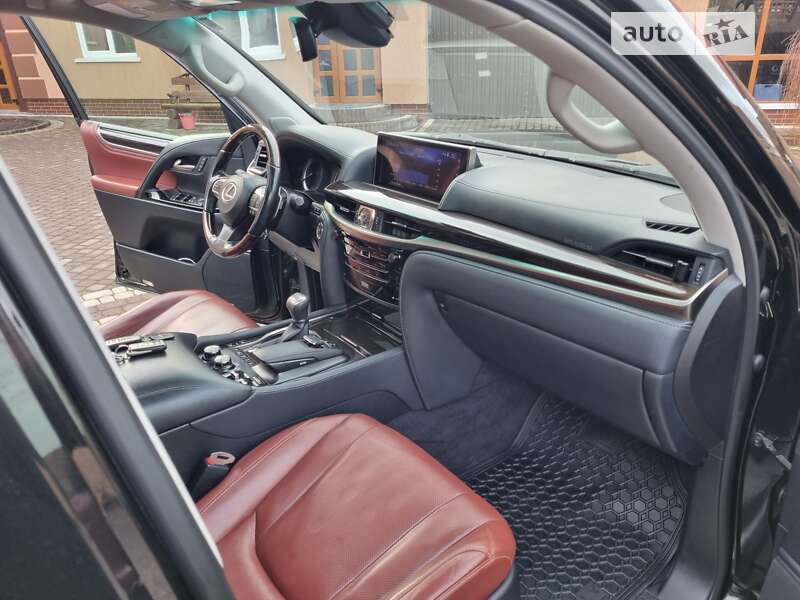 Позашляховик / Кросовер Lexus LX 2016 в Чернівцях фото 9 Позашляховик / Кросовер Lexus LX 2016 в Чернівцях