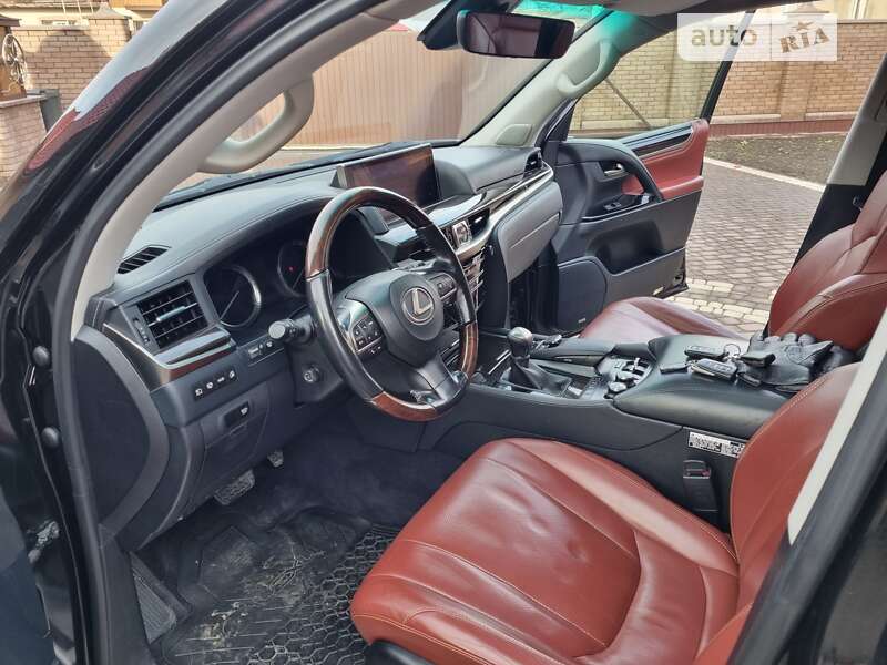 Позашляховик / Кросовер Lexus LX 2016 в Чернівцях фото 19 Позашляховик / Кросовер Lexus LX 2016 в Чернівцях
