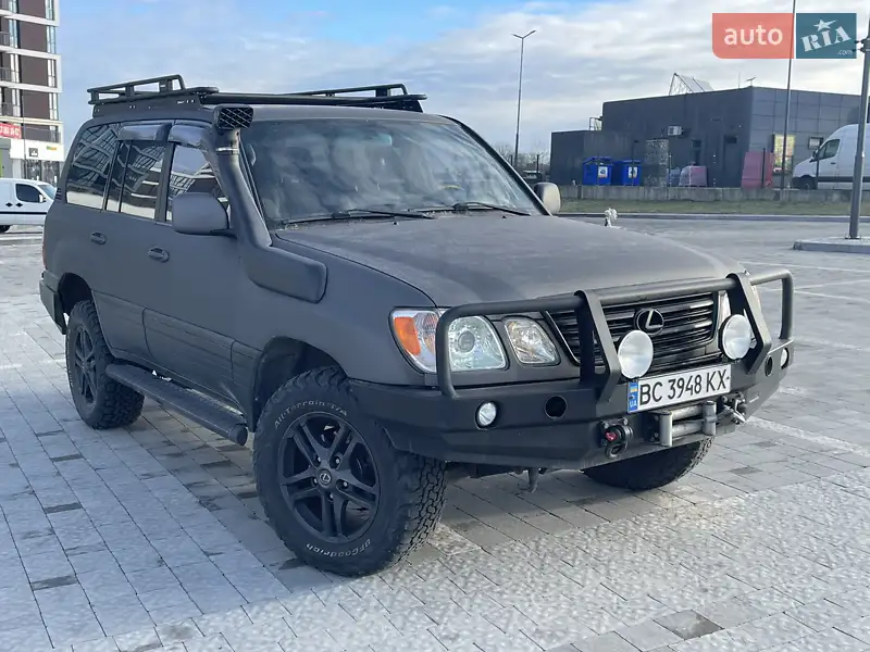 Lexus LX