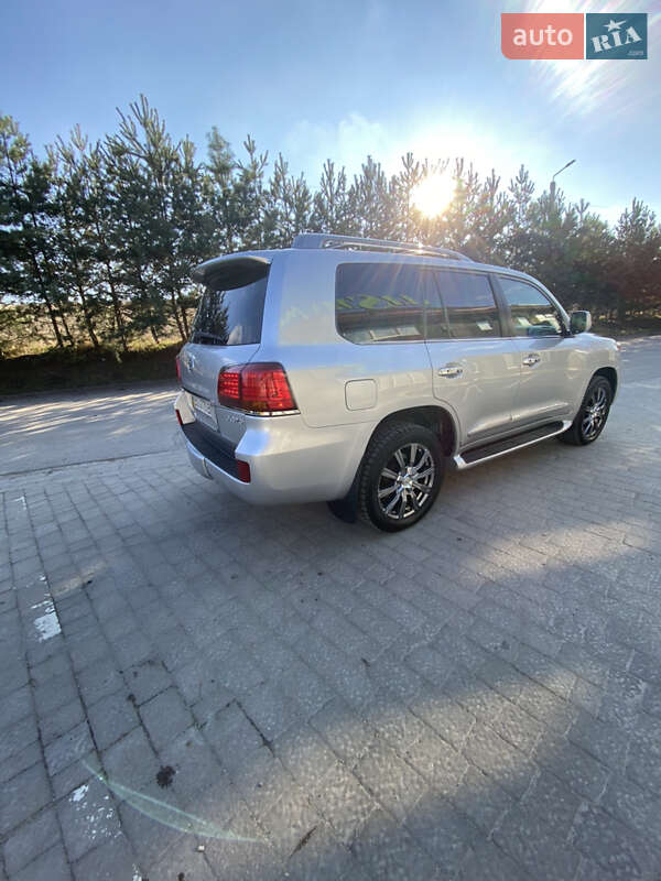 Внедорожник / Кроссовер Lexus LX 2011 в Тернополе