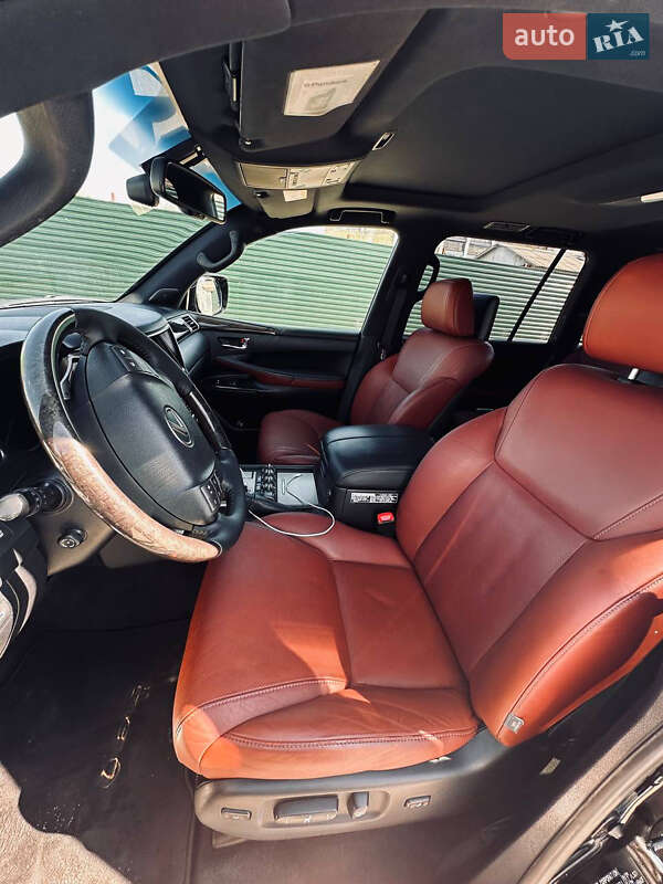 Внедорожник / Кроссовер Lexus LX 2015 в Киеве