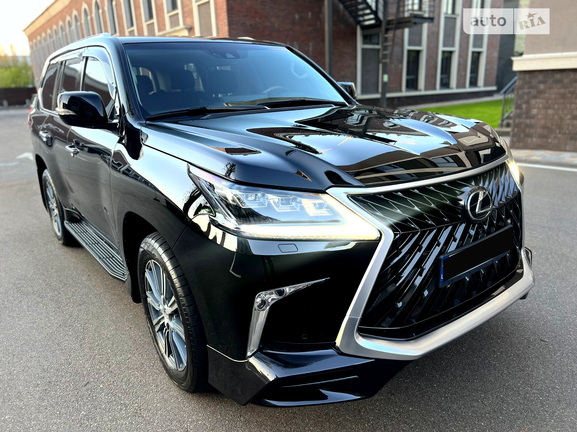 2017 Lexus LX - мініатюра 2