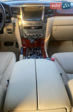 Внедорожник / Кроссовер Lexus LX 2008 в 