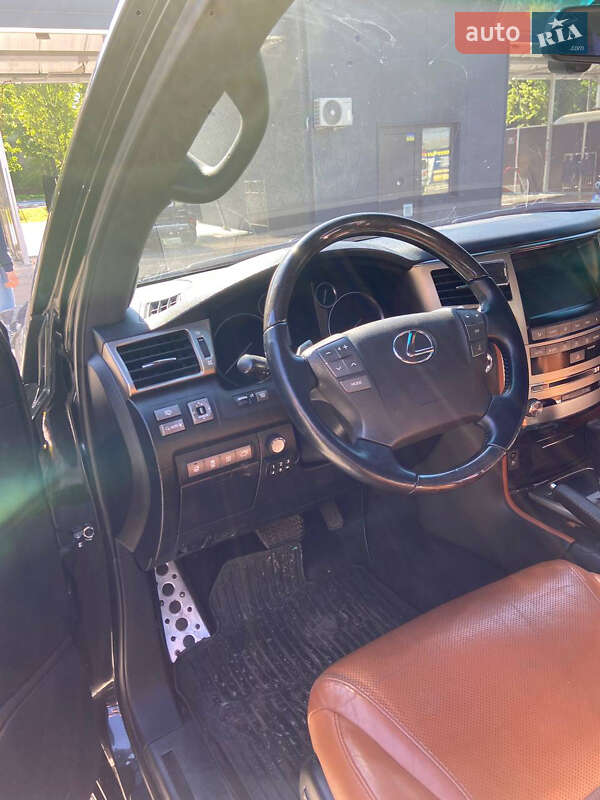 Позашляховик / Кросовер Lexus LX 2011 в Києві