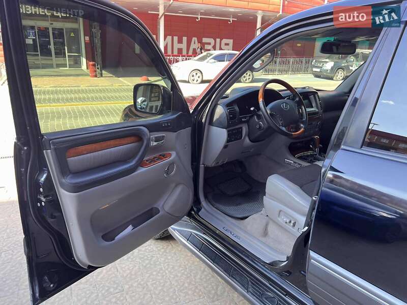 Позашляховик / Кросовер Lexus LX 2004 в Львові