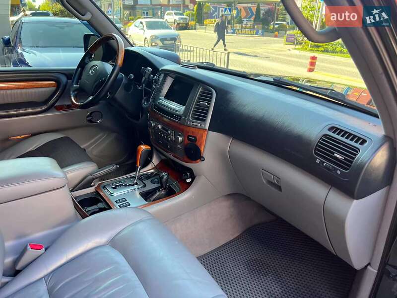Позашляховик / Кросовер Lexus LX 2004 в Львові