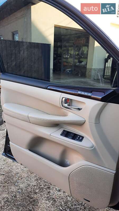 Позашляховик / Кросовер Lexus LX 2011 в Івано-Франківську