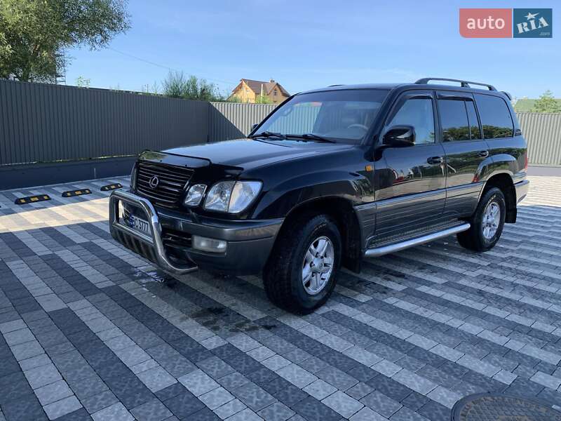 Позашляховик / Кросовер Lexus LX 2000 в Городку