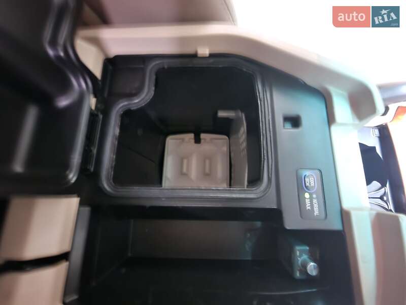 Внедорожник / Кроссовер Lexus LX 2003 в Львове