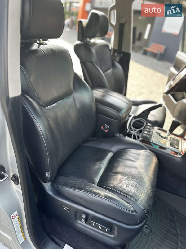 Позашляховик / Кросовер Lexus LX 2012 в Житомирі