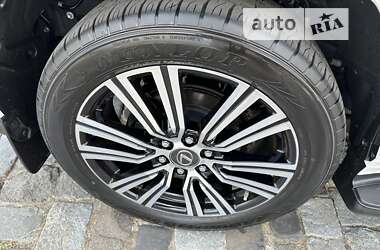 Внедорожник / Кроссовер Lexus LX 2022 в 