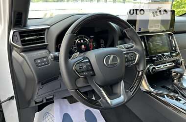 Внедорожник / Кроссовер Lexus LX 2022 в 