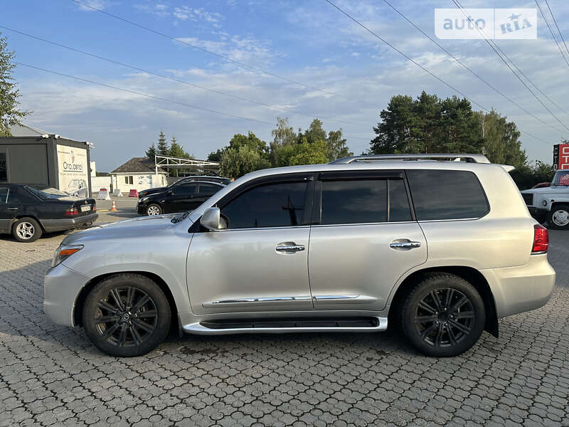Позашляховик / Кросовер Lexus LX 2008 в Чернівцях