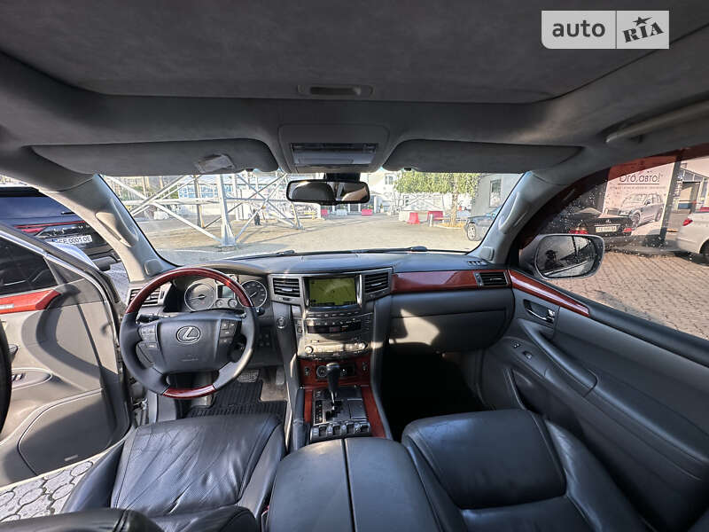 Позашляховик / Кросовер Lexus LX 2008 в Чернівцях