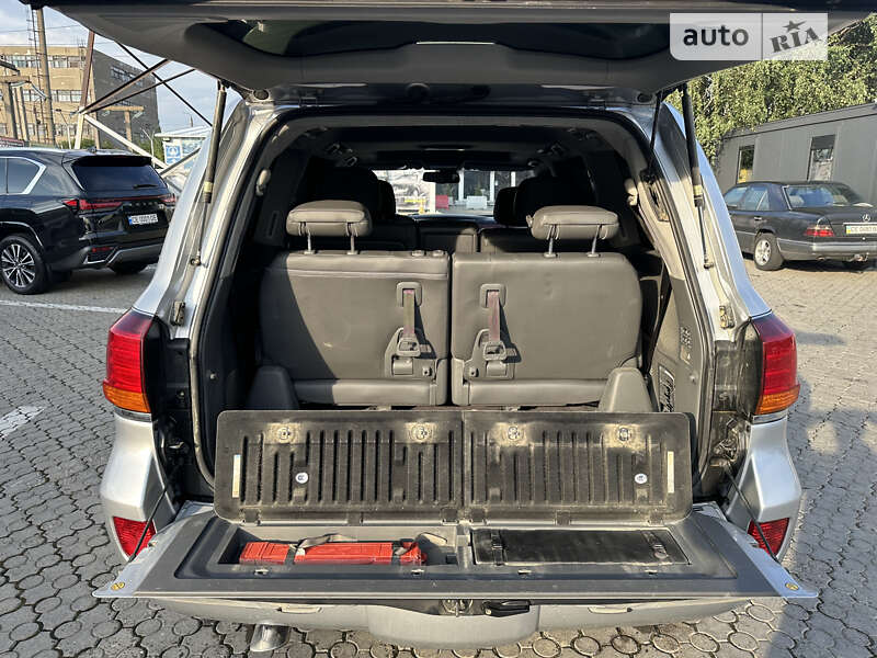 Позашляховик / Кросовер Lexus LX 2008 в Чернівцях