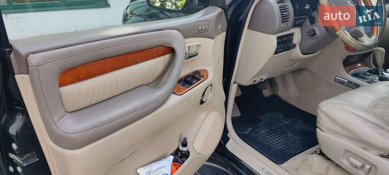 Позашляховик / Кросовер Lexus LX 2004 в Чернівцях