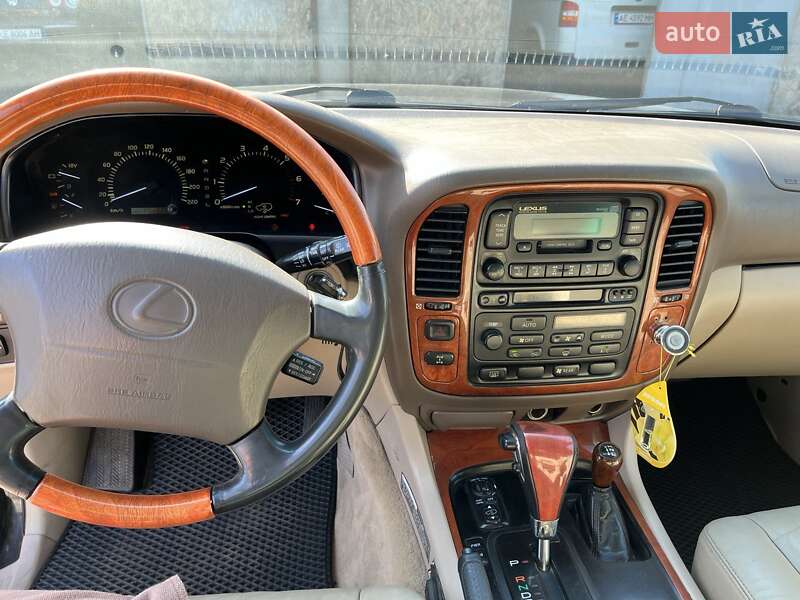 Lexus LX 1999