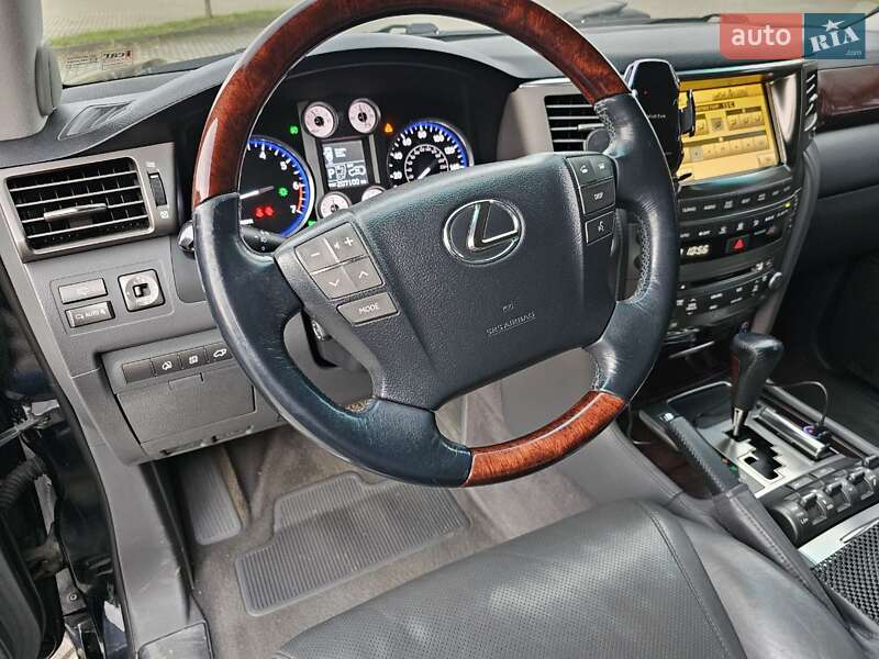 Позашляховик / Кросовер Lexus LX 2010 в Дрогобичі