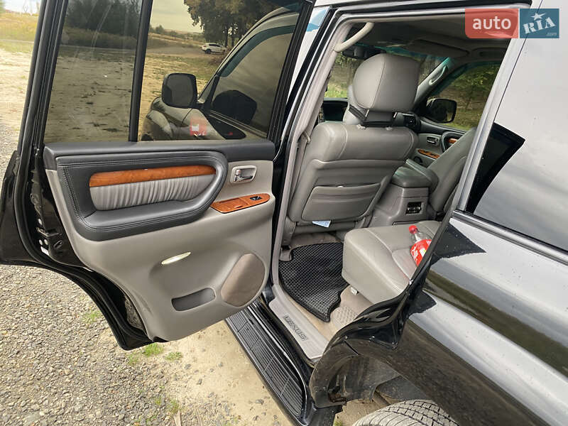 Позашляховик / Кросовер Lexus LX 2004 в Луцьку