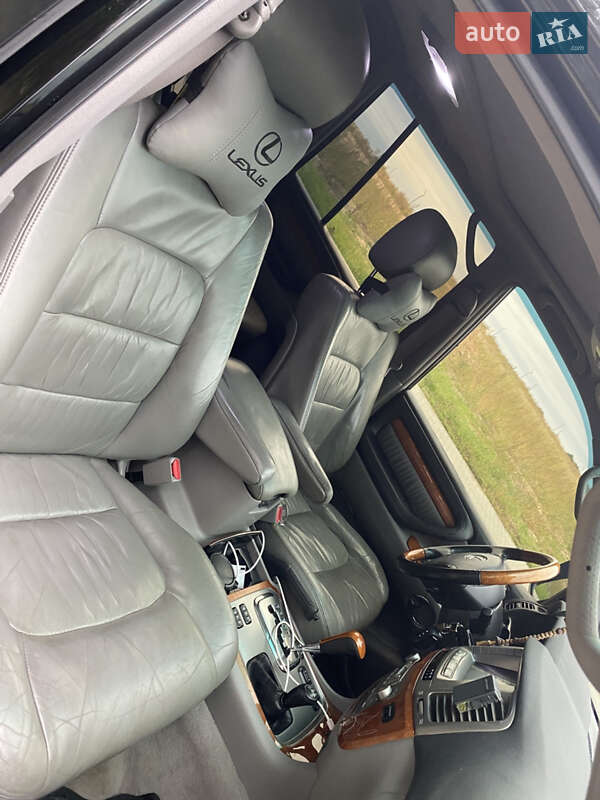 Позашляховик / Кросовер Lexus LX 2004 в Луцьку