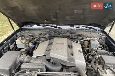 Внедорожник / Кроссовер Lexus LX 2004 в 