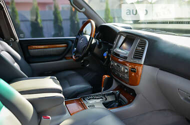Позашляховик / Кросовер Lexus LX 2006 в 