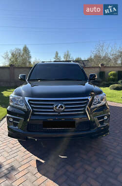 Внедорожник / Кроссовер Lexus LX 2014 в Сарнах