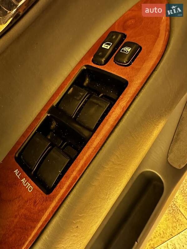 Внедорожник / Кроссовер Lexus LX 2000 в Киеве