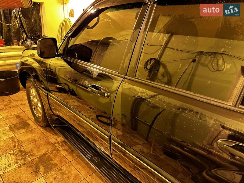 Внедорожник / Кроссовер Lexus LX 2000 в Киеве