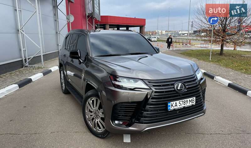 Lexus LX 2022