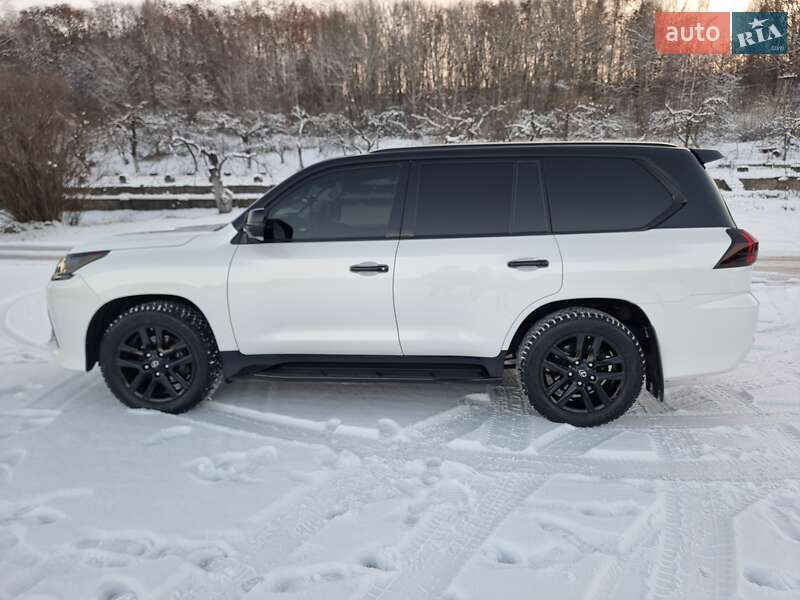Позашляховик / Кросовер Lexus LX 2016 в Житомирі