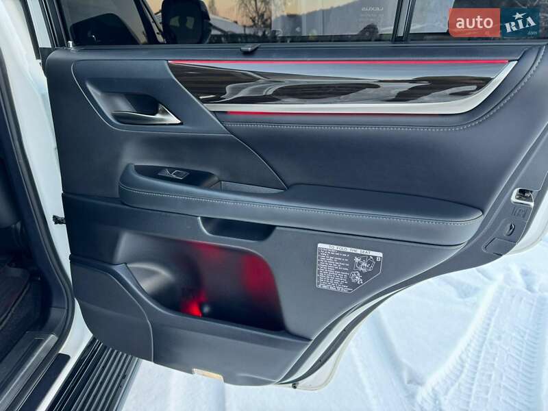 Позашляховик / Кросовер Lexus LX 2016 в Житомирі