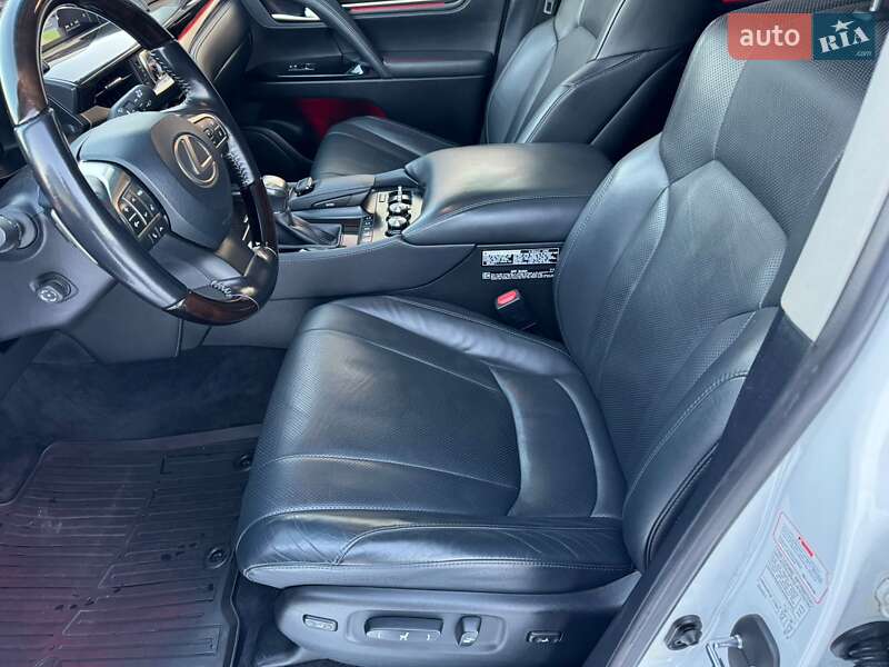 Позашляховик / Кросовер Lexus LX 2016 в Житомирі