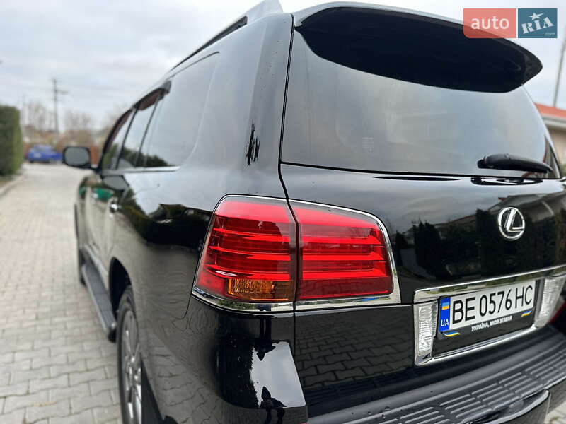 Внедорожник / Кроссовер Lexus LX 2011 в Одессе