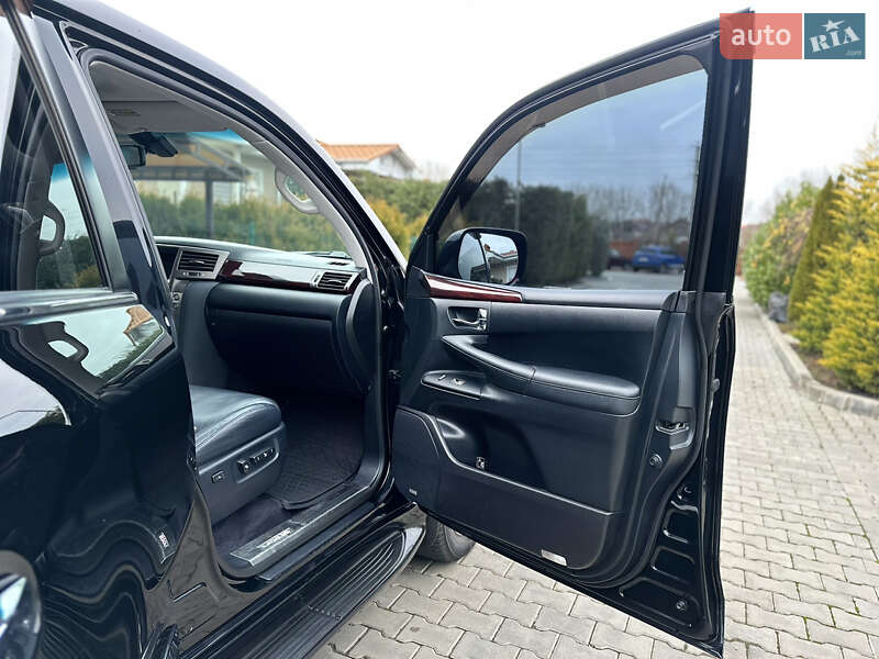 Внедорожник / Кроссовер Lexus LX 2011 в Одессе