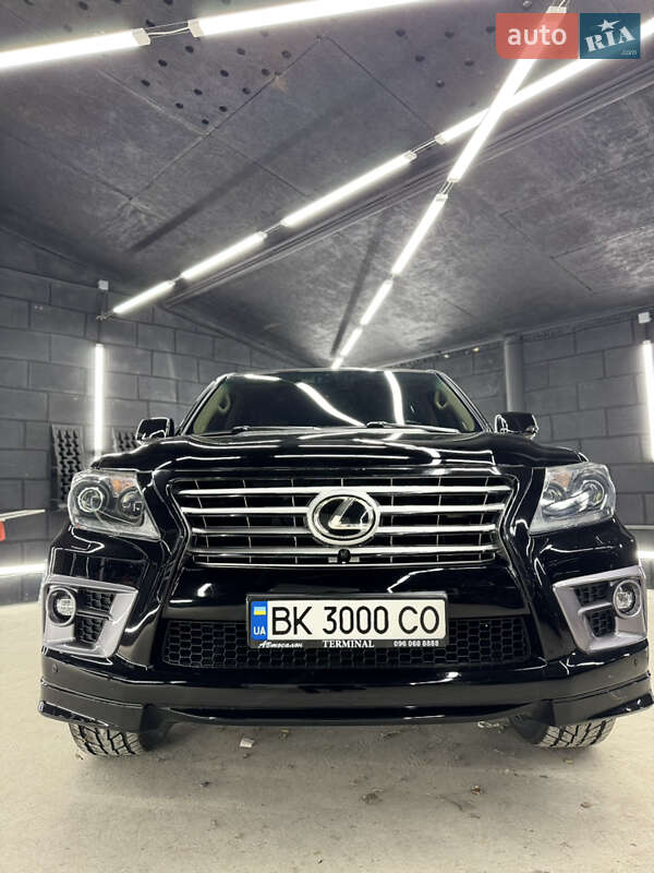 Позашляховик / Кросовер Lexus LX 2008 в Рівному