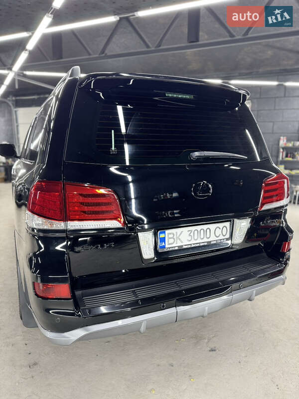 Позашляховик / Кросовер Lexus LX 2008 в Рівному