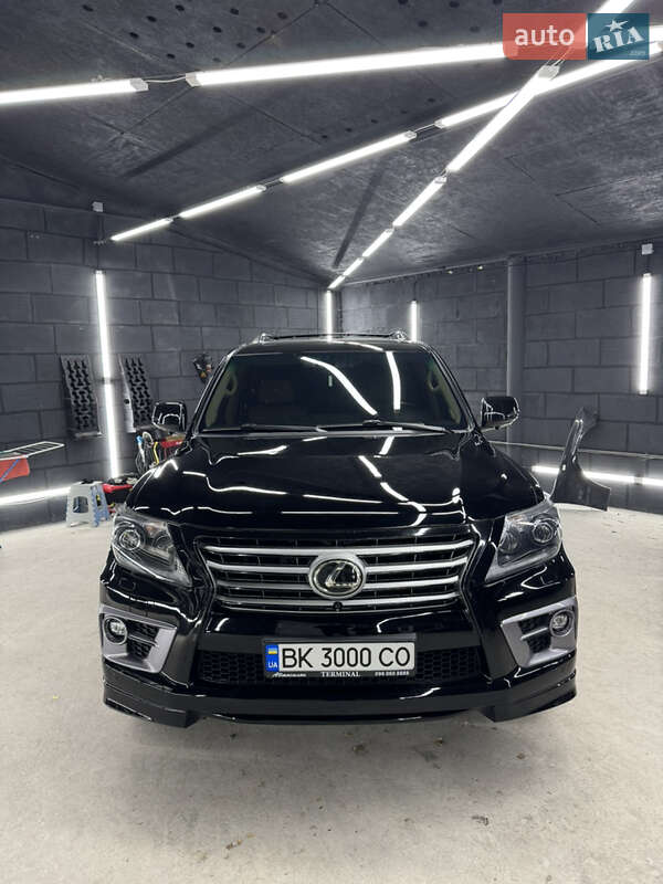 Позашляховик / Кросовер Lexus LX 2008 в Рівному