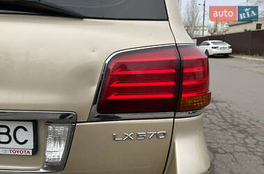 Внедорожник / Кроссовер Lexus LX 2008 в 