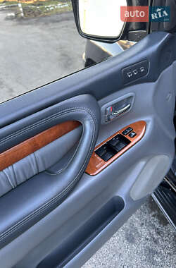 Внедорожник / Кроссовер Lexus LX 1999 в 