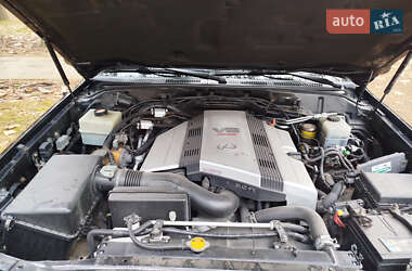 Позашляховик / Кросовер Lexus LX 2003 в 