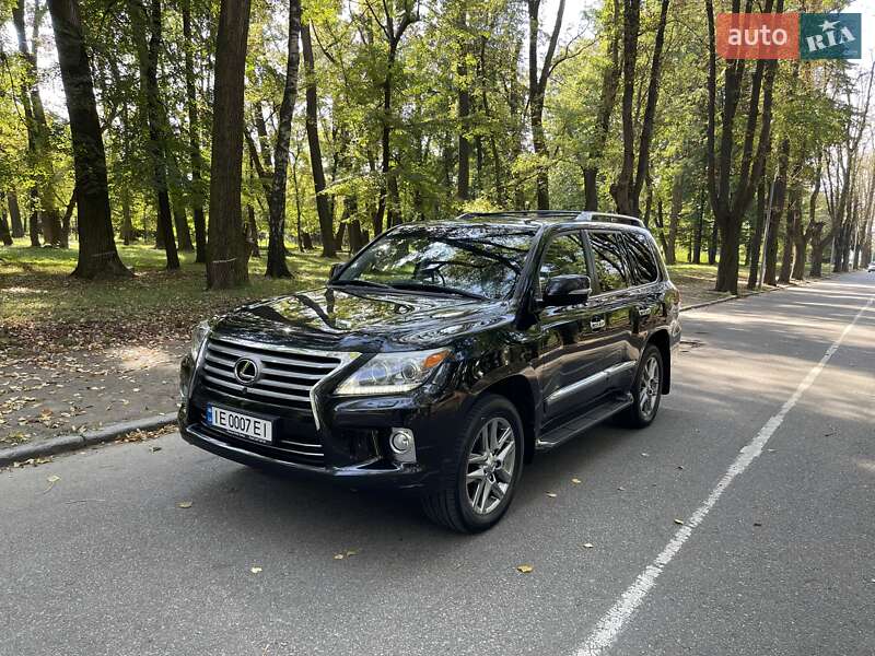 Позашляховик / Кросовер Lexus LX 2013 в 