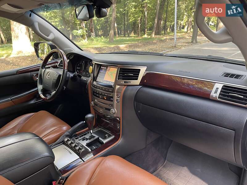 Позашляховик / Кросовер Lexus LX 2013 в Чернівцях фото 12 Позашляховик / Кросовер Lexus LX 2013 в Чернівцях