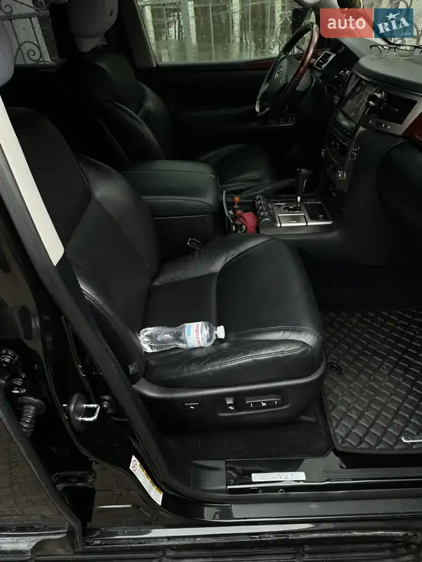 Lexus LX 2013 VIN JTJHY00W104116765 фото оголошення 38 з 64