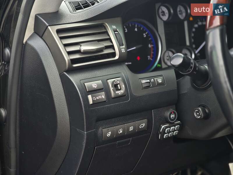 Позашляховик / Кросовер Lexus LX 2010 в Рівному