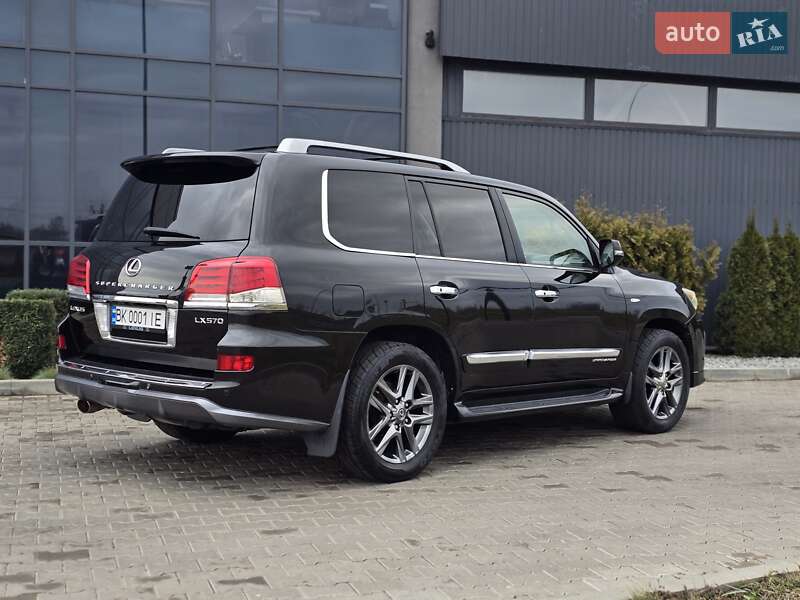 Позашляховик / Кросовер Lexus LX 2010 в Рівному