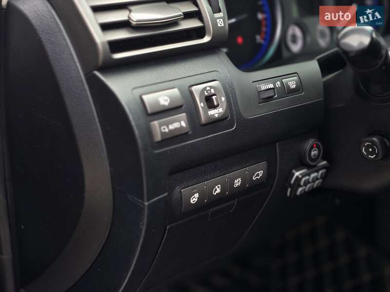 Позашляховик / Кросовер Lexus LX 2010 в Рівному