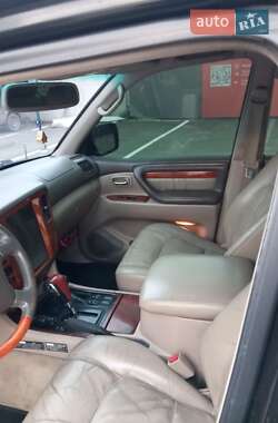 Позашляховик / Кросовер Lexus LX 2000 в 